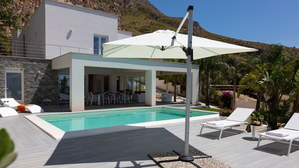 Villa Annalisa: slå samman, Sommar, Trädgård, Utomhus