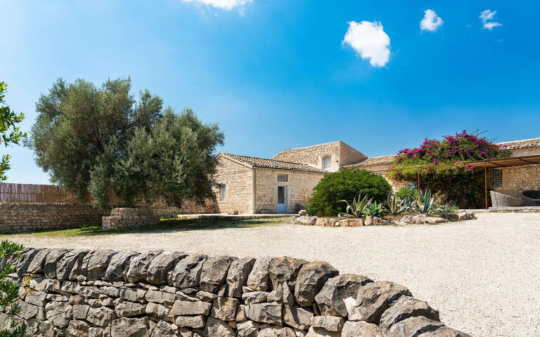 Villa Dimora Pura: Trädgård, Utomhus