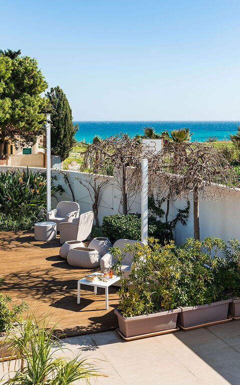 Anny: Exteriör, Trädgård