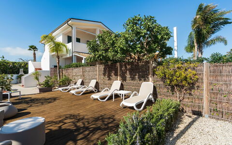 Semesterboende Calantha: Balkong / terrass / uteplats