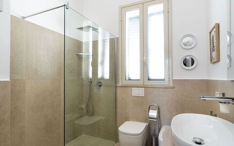 Semesterboende Calantha: Badrum