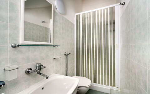 Semesterboende Calantha: Badrum