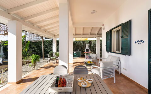 Semesterboende Kalika: Trädgård