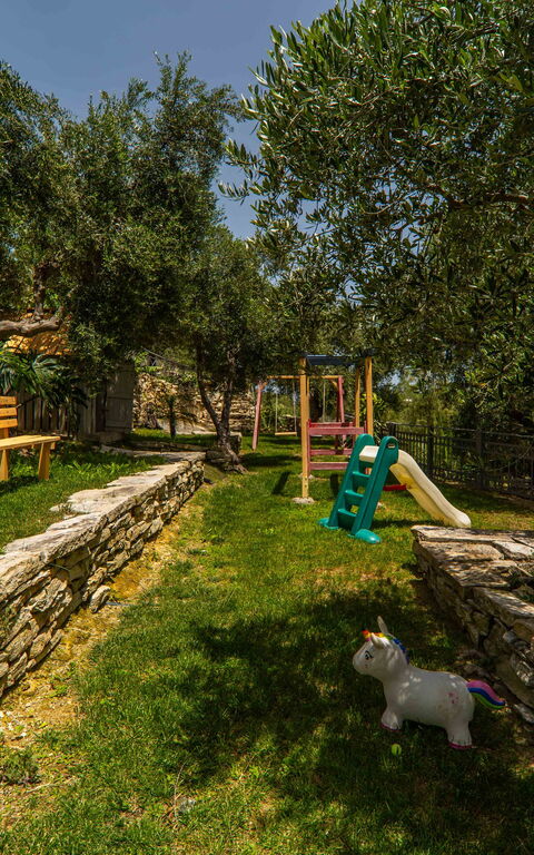 Villa Eftychia: Trädgård, Utomhus