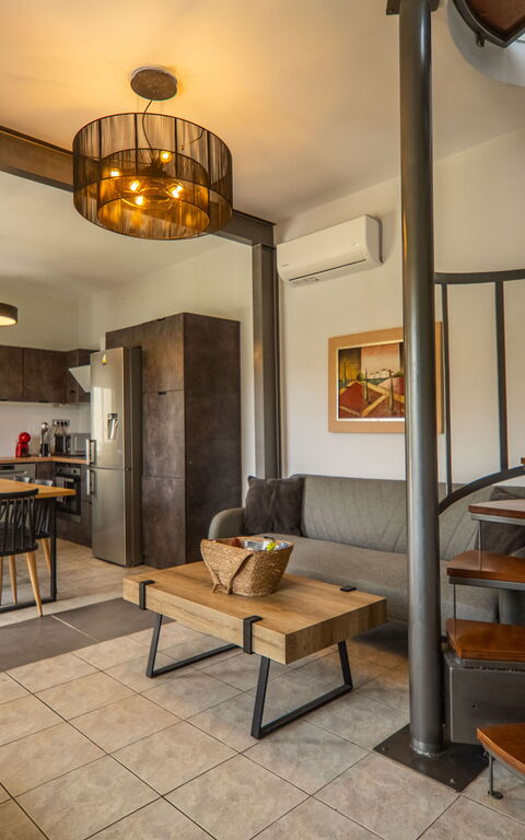 Villa Eftychia: Kök, Lunchrum, Vardagsrum