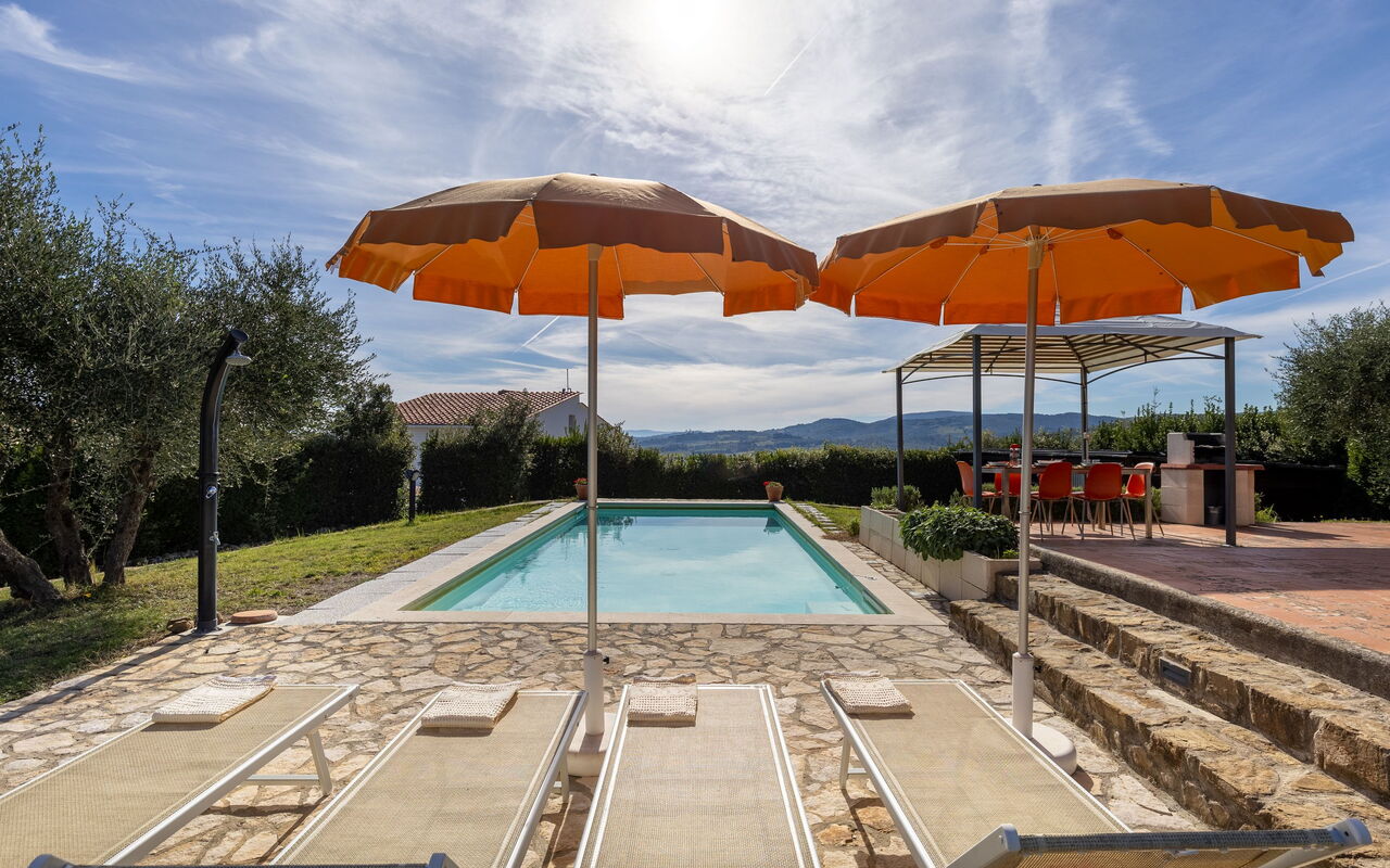 Villa Renina: slå samman, Utomhus