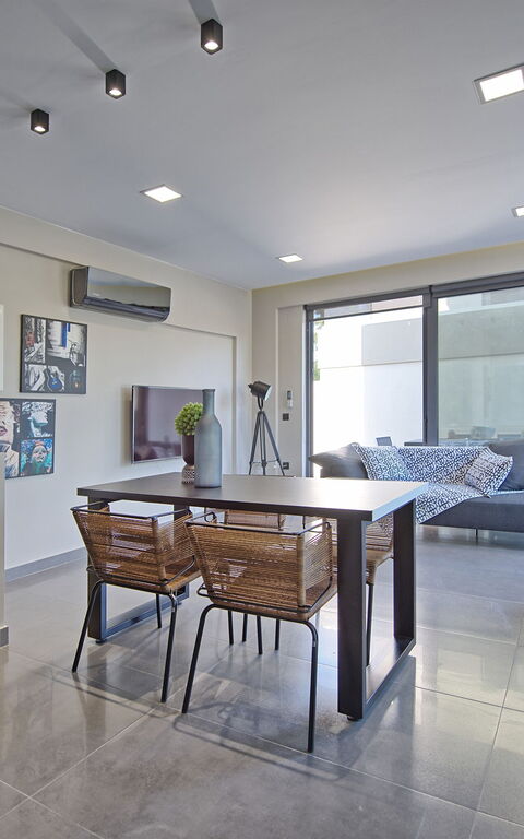 Villa Maripol: Lunchrum, Vardagsrum