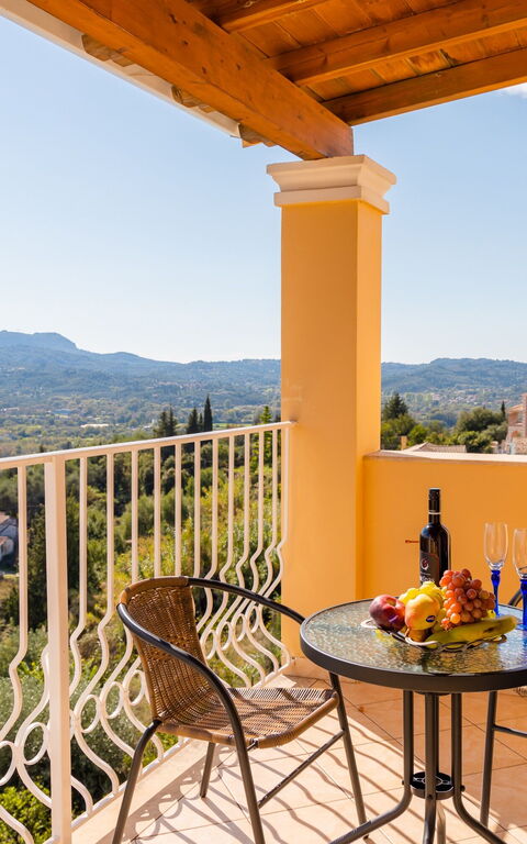 Villa Dinos: Balkong / terrass / uteplats