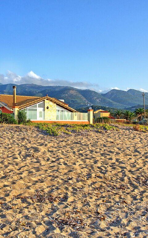 Beach Villa Athanasia: Utomhus