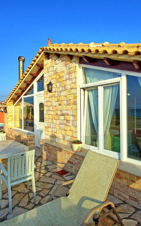 Beach Villa Athanasia: Utomhus