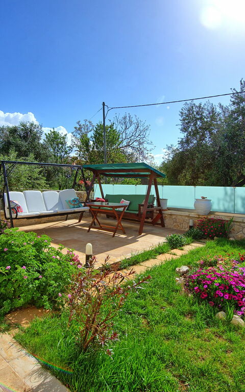 Villa Elaia: Trädgård, Utomhus