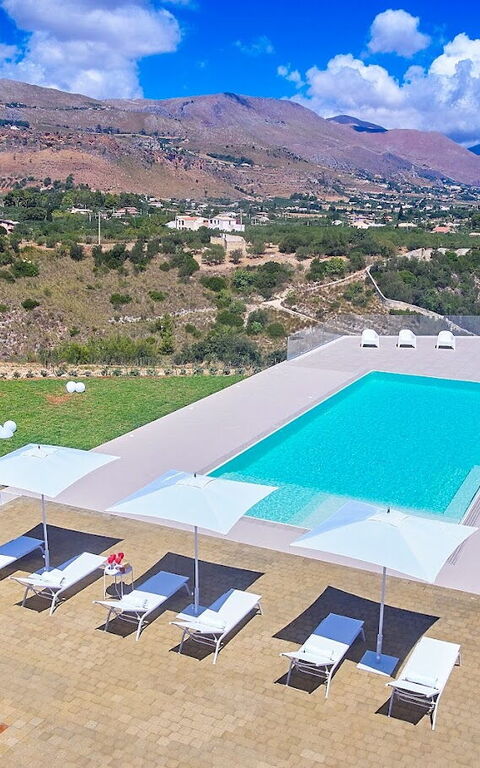 Villa Etesiae: slå samman