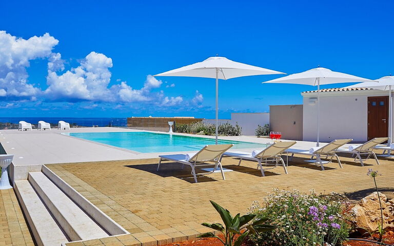 Villa Etesiae: slå samman