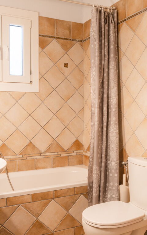 Villa Dimitris: Badrum