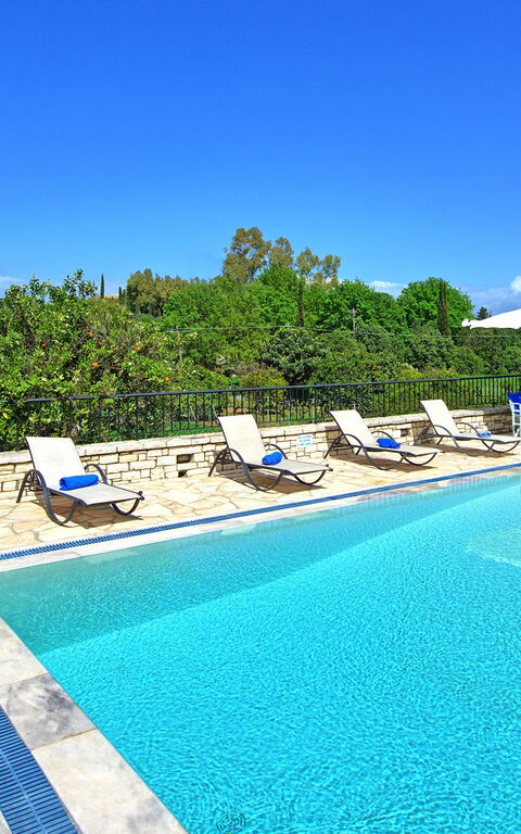 Villa Dimitris: slå samman