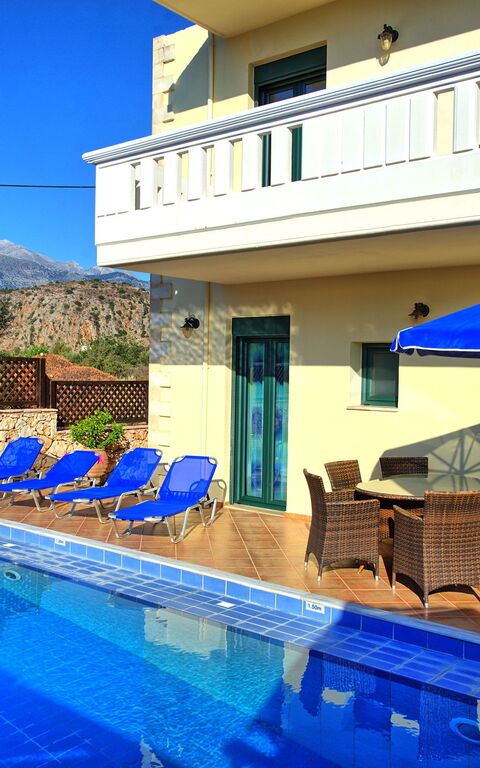 Villa Koules: Exteriör, slå samman, Utomhus