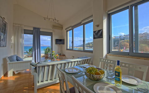 Semesterboende Emmanouela: Lunchrum, Vardagsrum