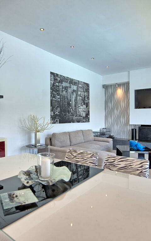 Beach Villa Christina: Lunchrum, Vardagsrum