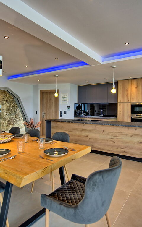 Villa Prokimea: Kök, Lunchrum, Vardagsrum