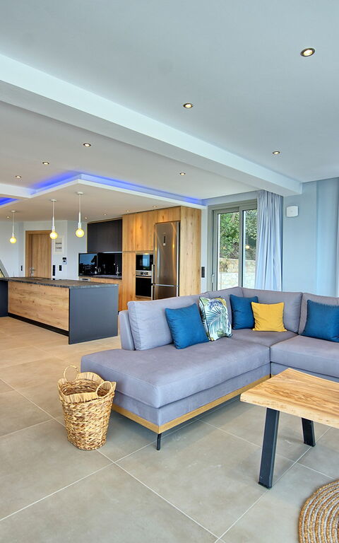 Villa Prokimea: Kök, Lunchrum, Vardagsrum