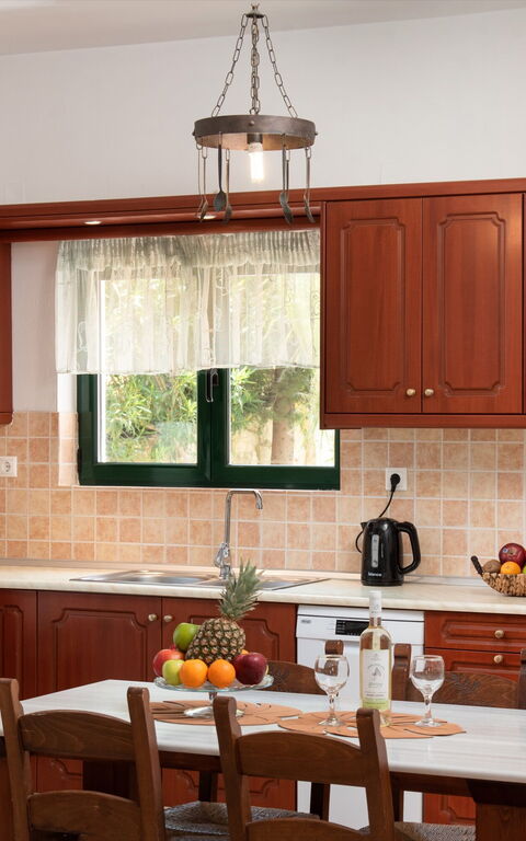 Villa Elia: Kök, Lunchrum