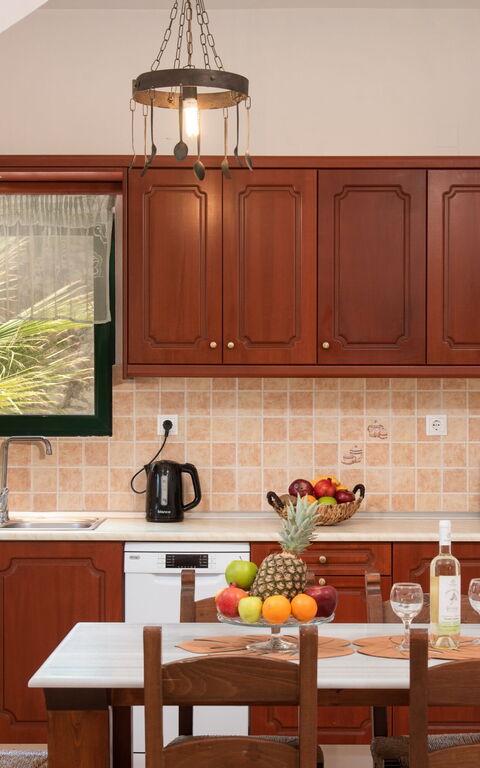 Villa Elia: Kök, Lunchrum