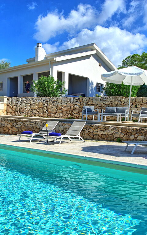 Nerodavola: slå samman, Sommar, Utomhus