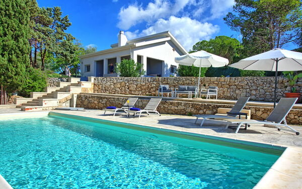 Nerodavola: slå samman, Sommar, Utomhus