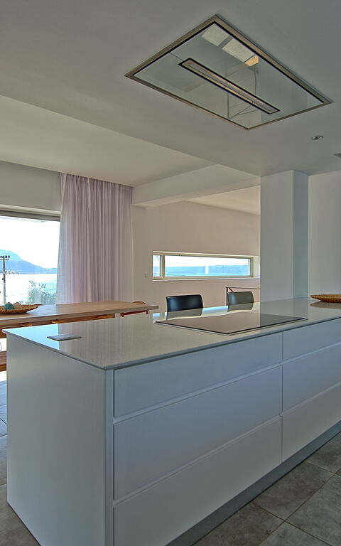 Villa Bluewhite: Kök, Lunchrum, Vardagsrum