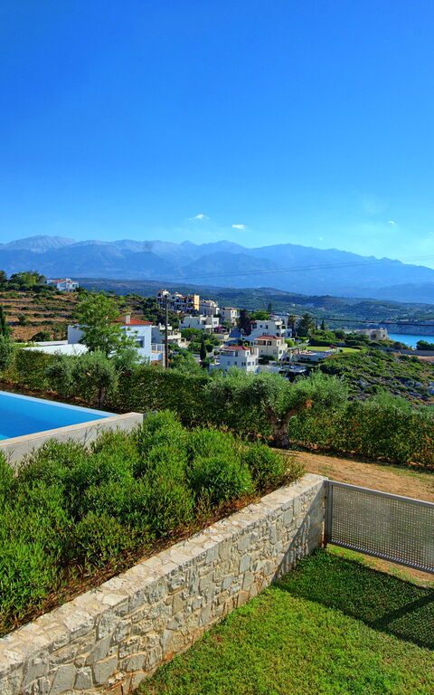 Villa Bluewhite: Sommar, Utomhus, Visningar