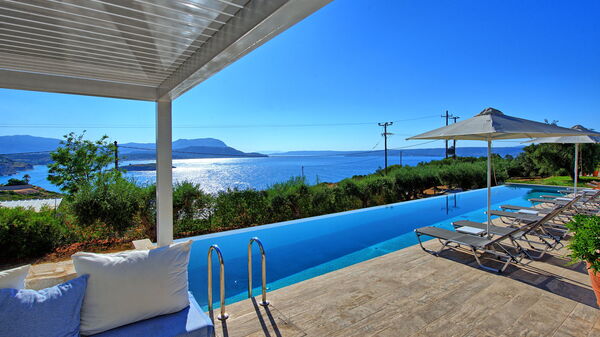 Villa Bluewhite: slå samman, Utomhus, Visningar