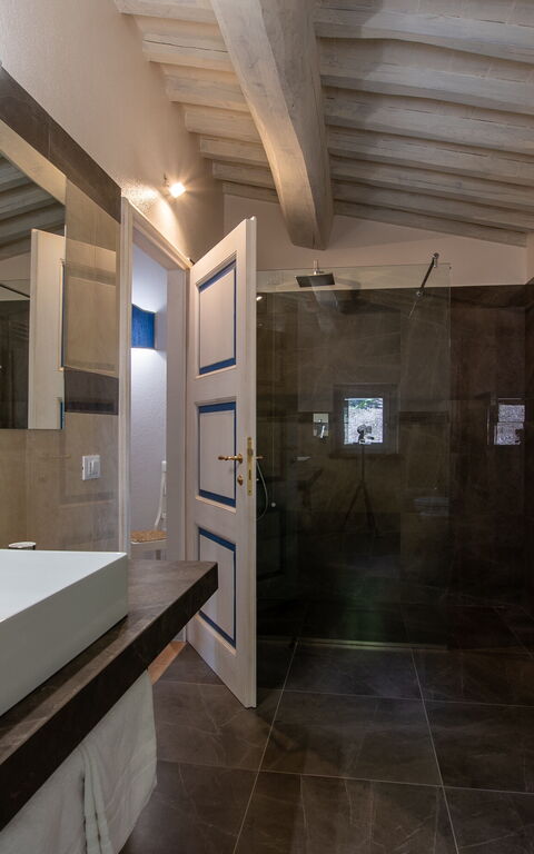 Villa Lucarella: Badrum