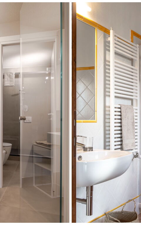 Villa Chiugi: Badrum