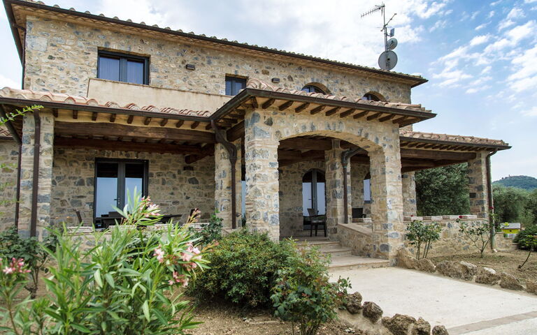 Villa Chiugi: Exteriör, Utomhus