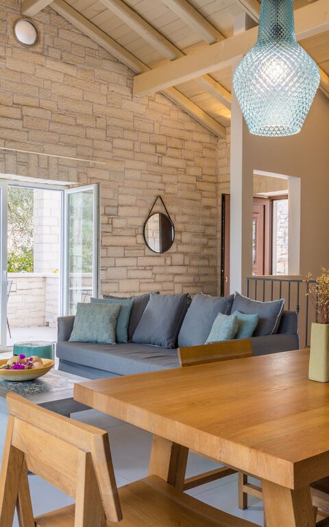 Villa Yaisemi: Lunchrum, Vardagsrum