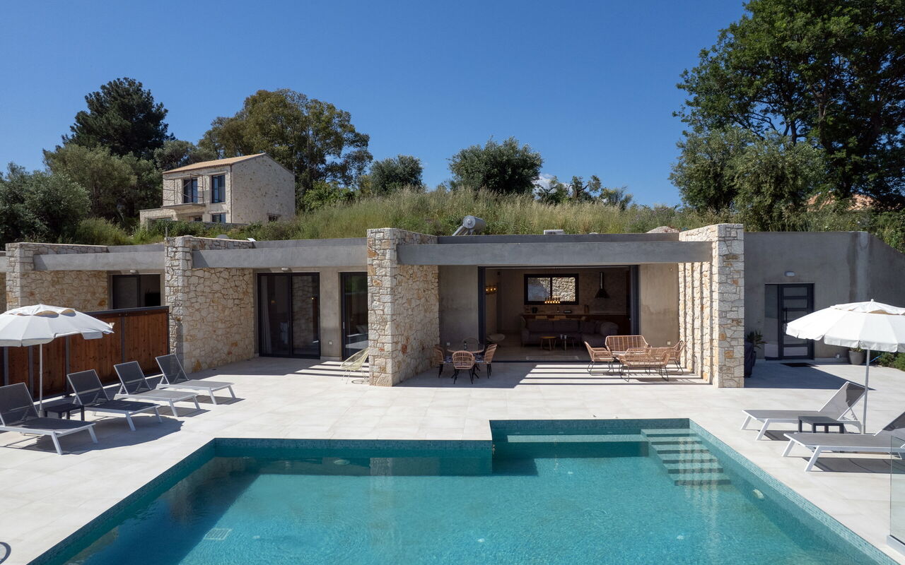 Villa Serapias: Exteriör, slå samman, Utomhus