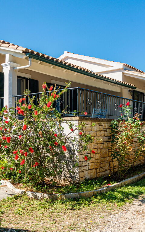 Votana House: Exteriör, Trädgård, Utomhus