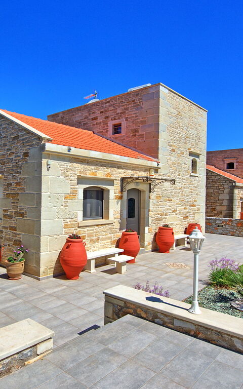 Villa Despanto: Exteriör, Sommar