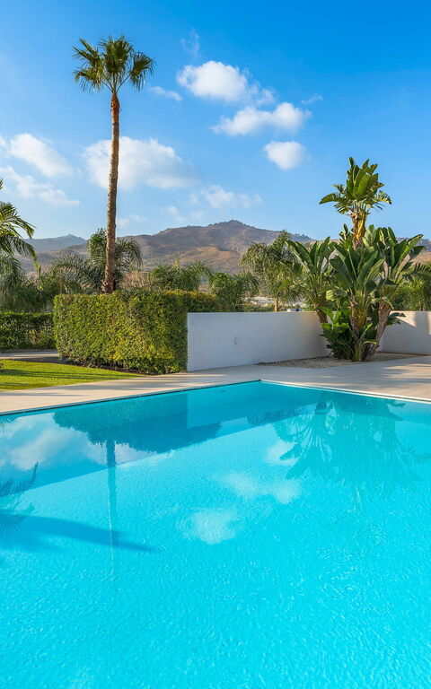 Villa Greta: slå samman, Visningar