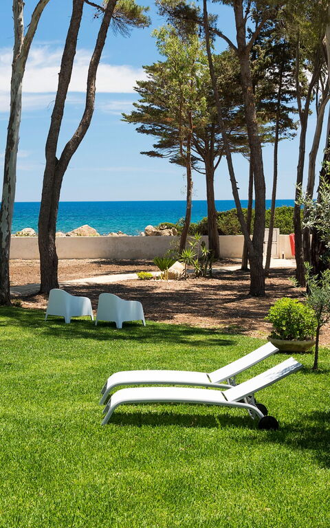 Marinella Punta Milocca: Trädgård, Utomhus