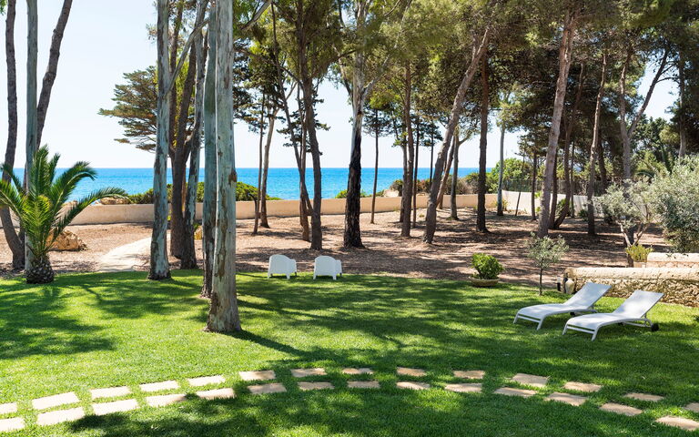 Marinella Punta Milocca: Trädgård, Utomhus