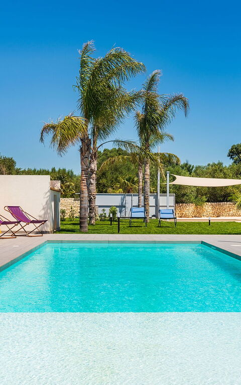 Villa Nica: slå samman, Utomhus