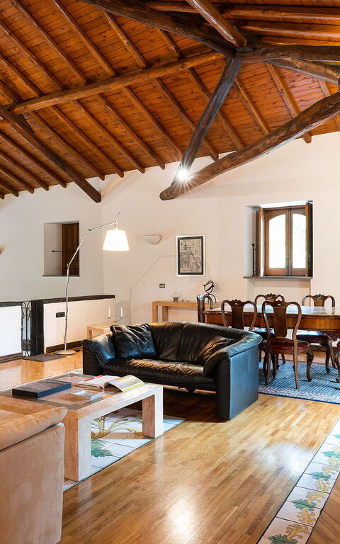 Villa Palmento Rosa: Lunchrum, Vardagsrum