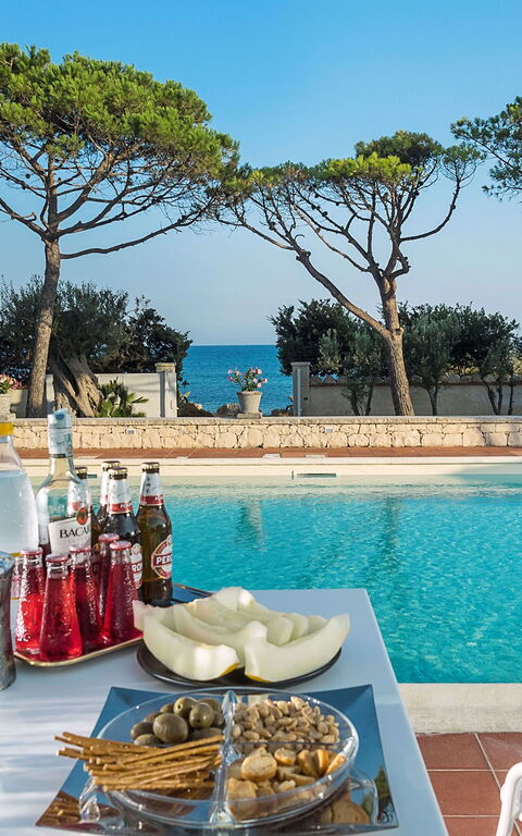 Villa Maya: slå samman, Utomhus