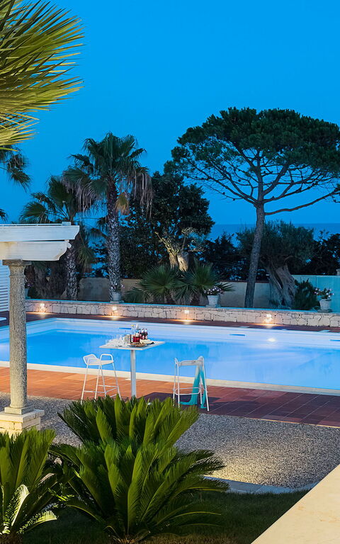 Villa Maya: slå samman, Utomhus