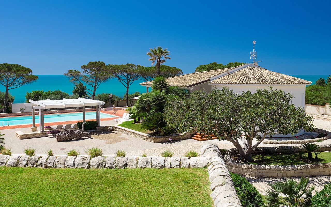 Villa Maya: Trädgård