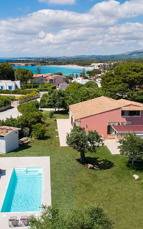 Villa Girasole: Exteriör, Trädgård