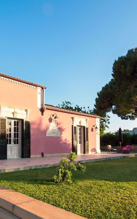 Villa Girasole: Exteriör, Trädgård, Utomhus