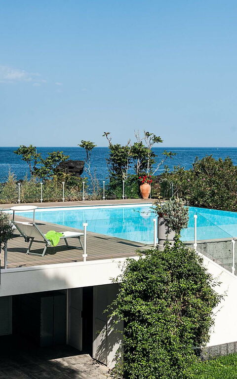 Galatea: slå samman, Utomhus