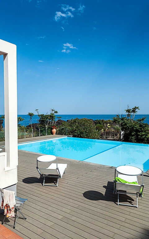 Galatea: slå samman, Utomhus